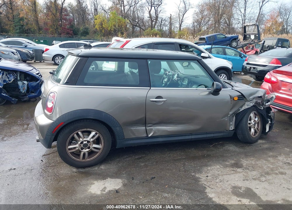 2012 MINI COOPER VIN: WMWSU3C54CT256843