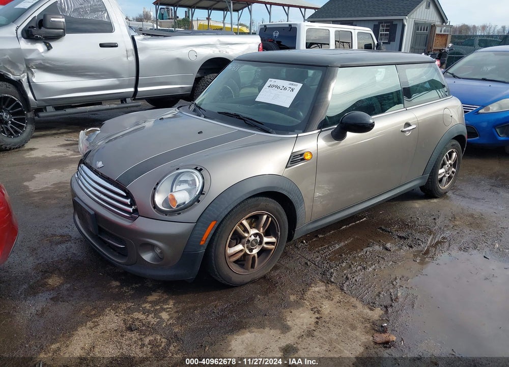 2012 MINI COOPER VIN: WMWSU3C54CT256843