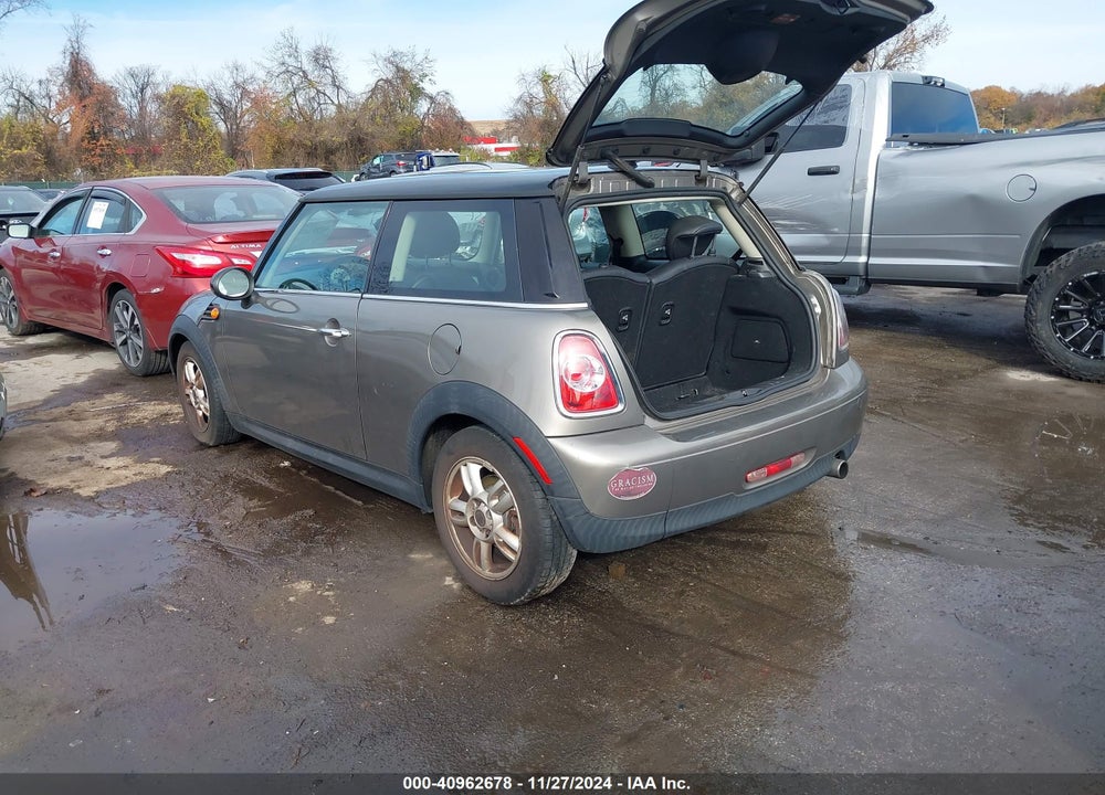 2012 MINI COOPER VIN: WMWSU3C54CT256843