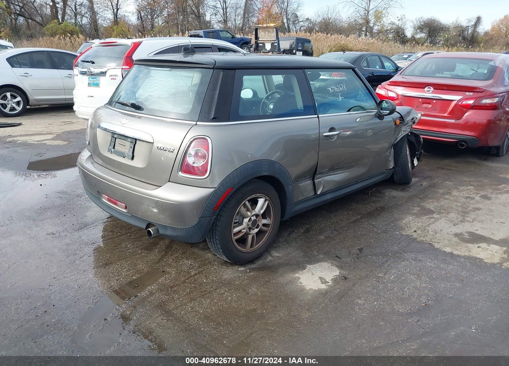 2012 MINI COOPER VIN: WMWSU3C54CT256843