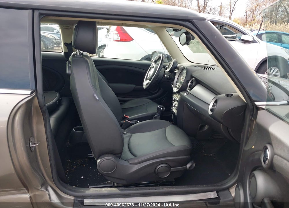 2012 MINI COOPER VIN: WMWSU3C54CT256843