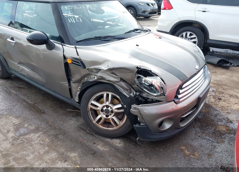 2012 MINI COOPER VIN: WMWSU3C54CT256843