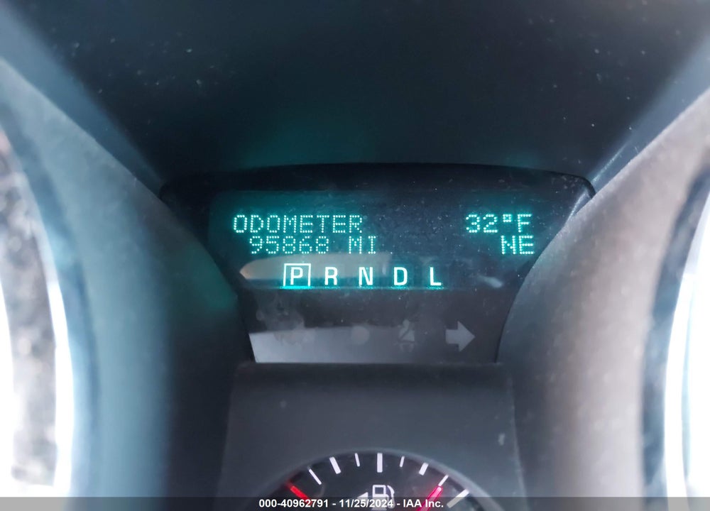 2011 CHEVROLET TRAVERSE 1LT VIN: 1GNKVGED9BJ304608