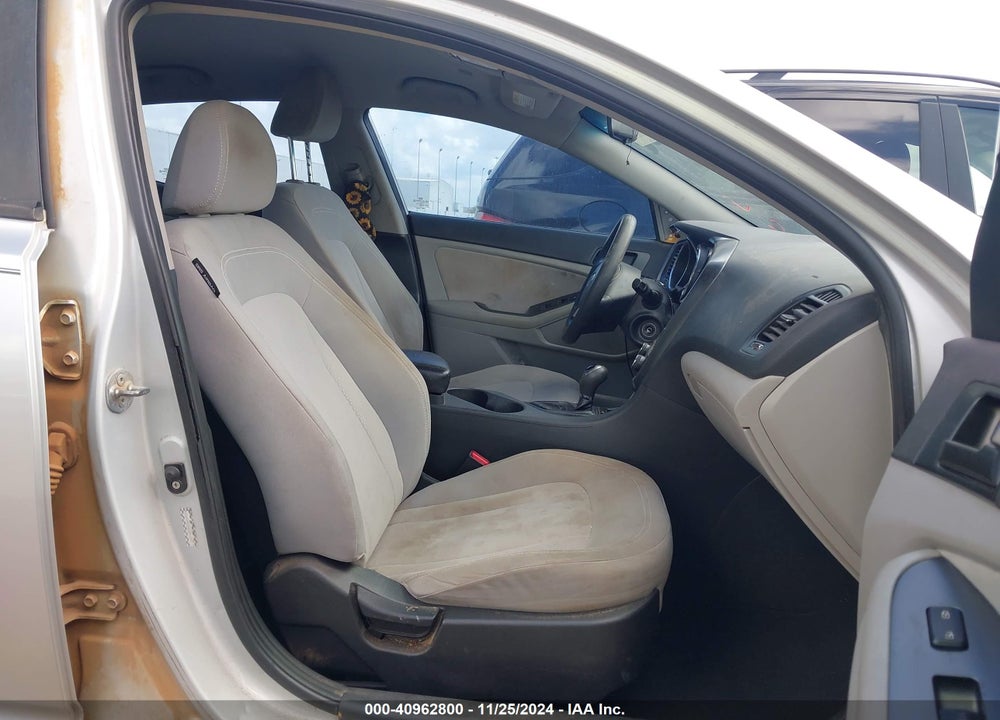 2011 KIA OPTIMA VIN: KNAGM4A7XB5093263