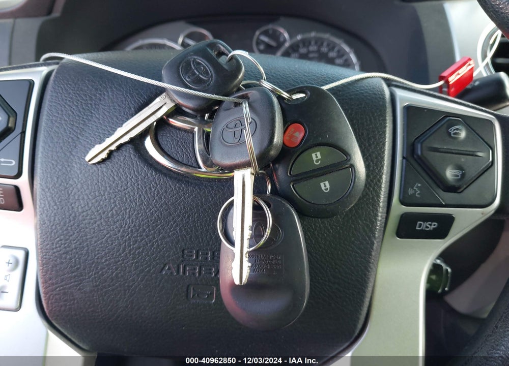 2015 TOYOTA TUNDRA SR5 5.7L V8 VIN: 5TFRY5F11FX182322