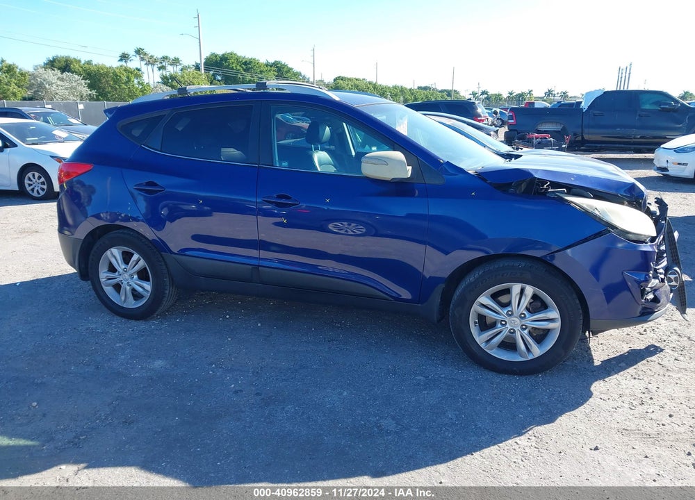 2013 HYUNDAI TUCSON GLS VIN: KM8JU3AC6DU648438