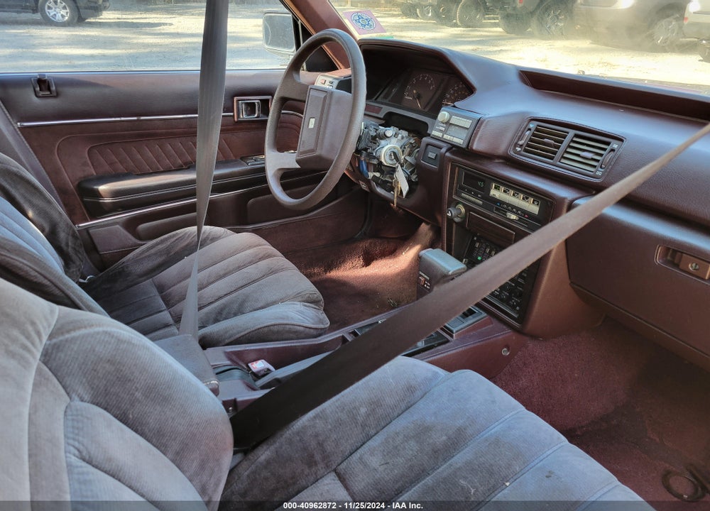 1985 TOYOTA CRESSIDA VIN: JT2MX72W7F0002790
