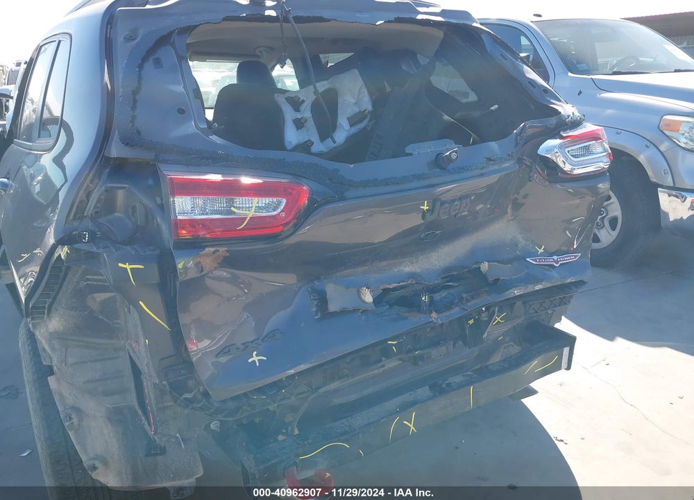 2018 JEEP CHEROKEE TRAILHAWK 4X4 VIN: 1C4PJMBX8JD520874