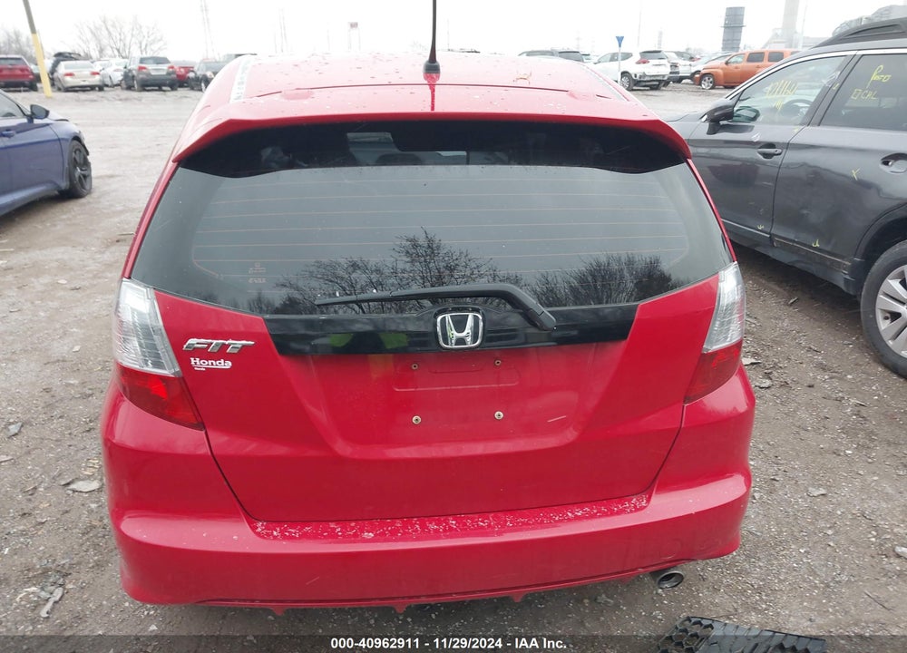 2013 HONDA FIT SPORT VIN: JHMGE8H59DC069447