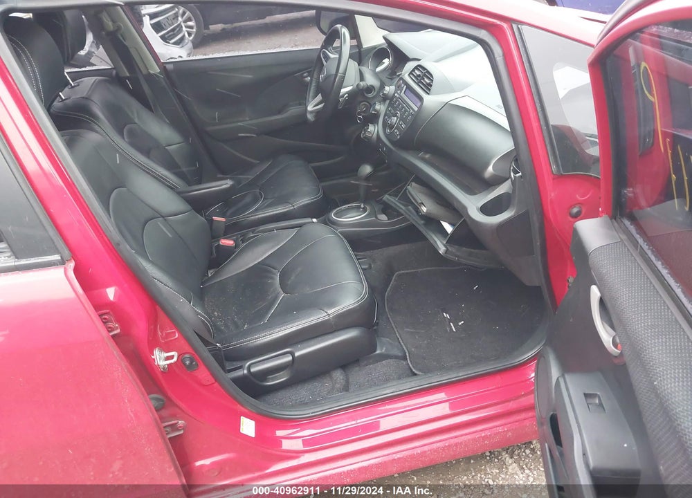 2013 HONDA FIT SPORT VIN: JHMGE8H59DC069447