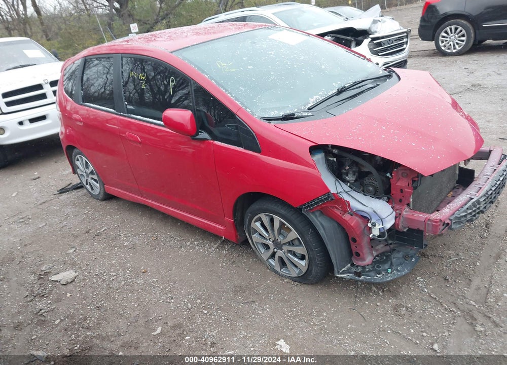 2013 HONDA FIT SPORT VIN: JHMGE8H59DC069447