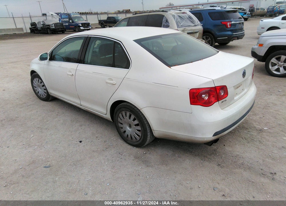 2005 VOLKSWAGEN JETTA 2.5 VIN: 3VWRF71K75M620599
