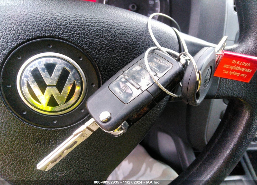 2005 VOLKSWAGEN JETTA 2.5 VIN: 3VWRF71K75M620599