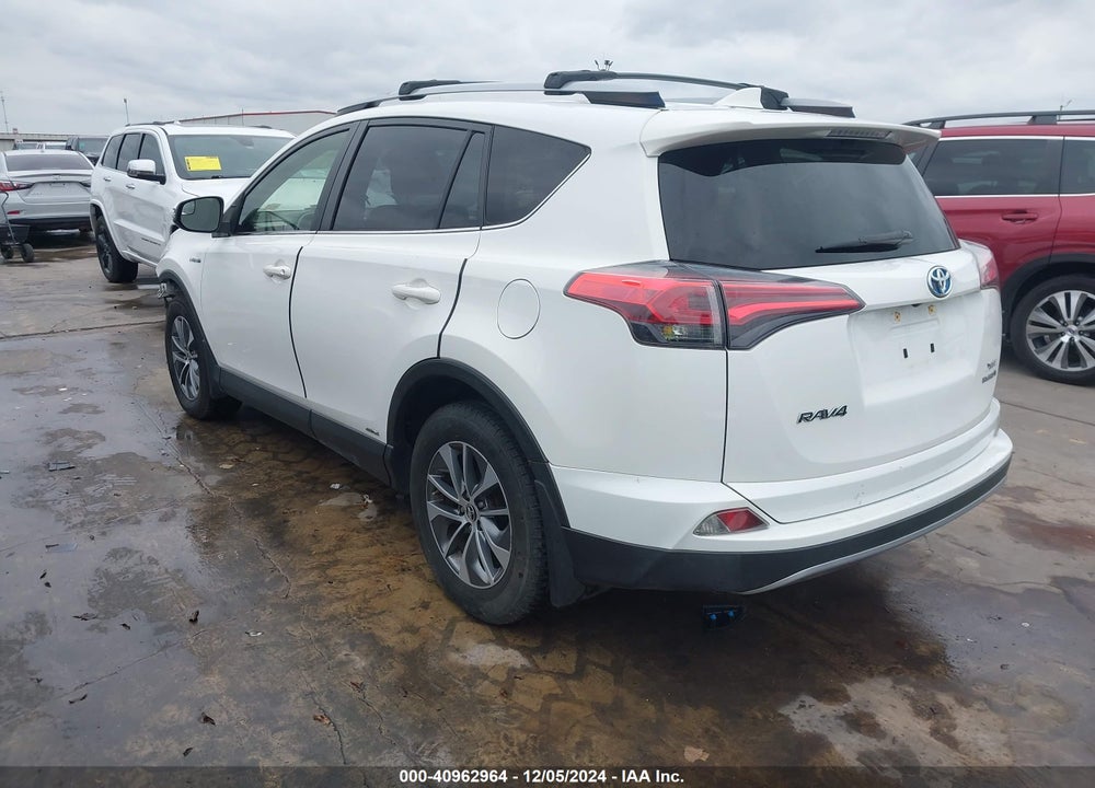 2018 TOYOTA RAV4 HYBRID XLE VIN: JTMRJREV5JD181250