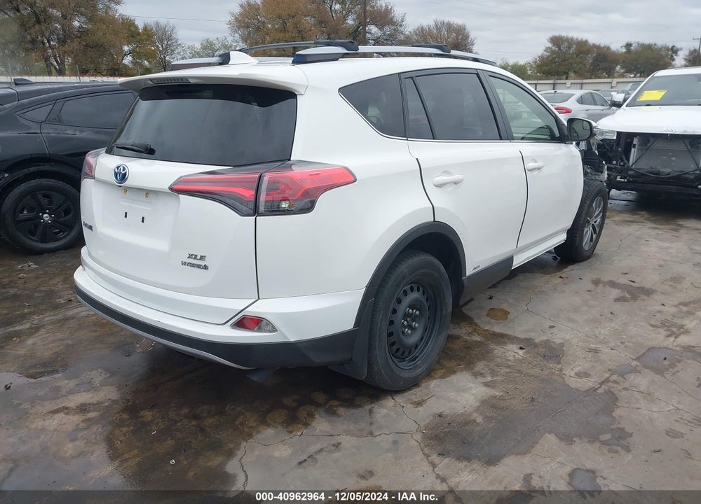 2018 TOYOTA RAV4 HYBRID XLE VIN: JTMRJREV5JD181250