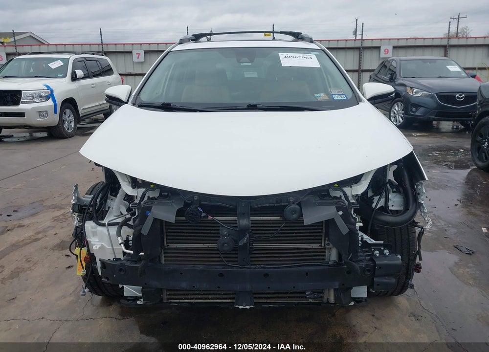 2018 TOYOTA RAV4 HYBRID XLE VIN: JTMRJREV5JD181250