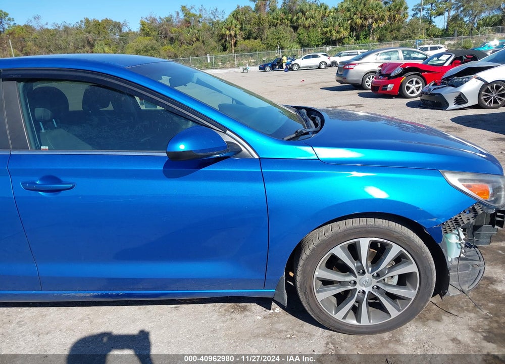 2018 HYUNDAI ELANTRA GT VIN: KMHH35LE2JU011991
