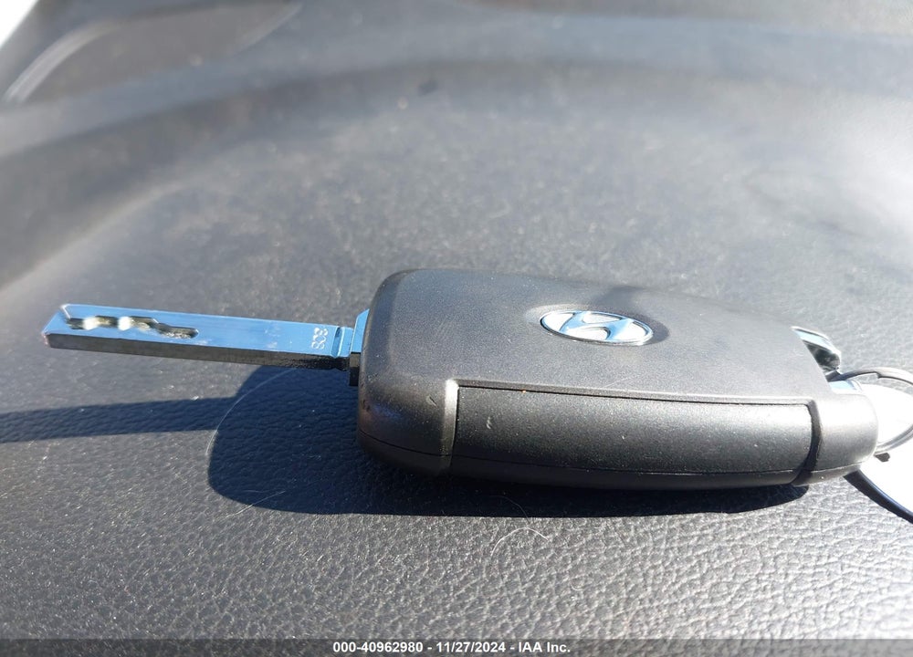 2018 HYUNDAI ELANTRA GT VIN: KMHH35LE2JU011991