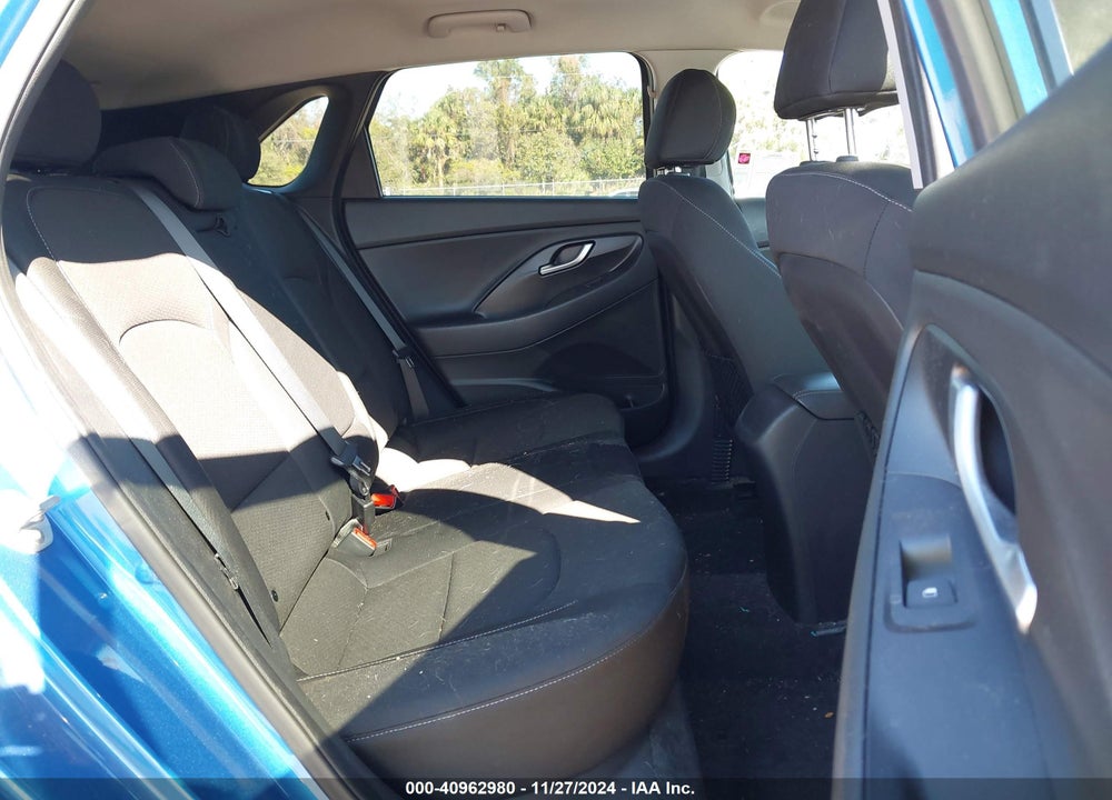 2018 HYUNDAI ELANTRA GT VIN: KMHH35LE2JU011991
