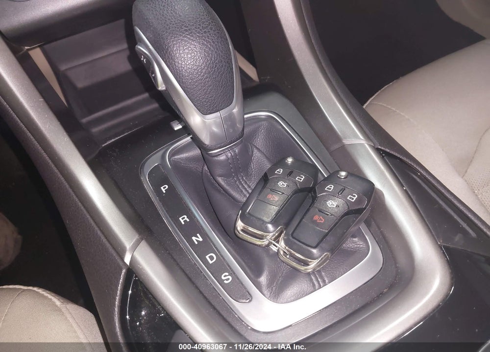 2015 FORD FUSION SE VIN: 1FA6P0HD1F5120243