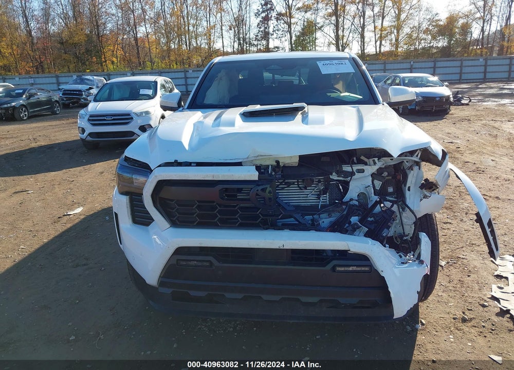 2024 TOYOTA TACOMA DOUBLE CAB/SR5/TRD SPORT/TRD OFF ROAD/LTD VIN: 3TMLB5JN8RM036768