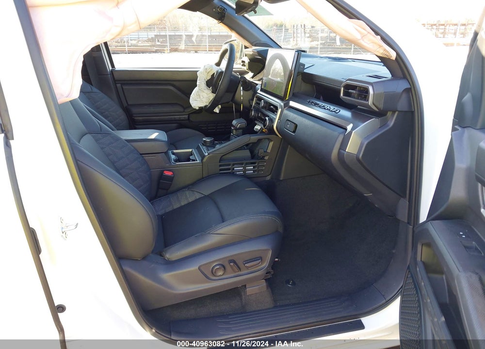 2024 TOYOTA TACOMA DOUBLE CAB/SR5/TRD SPORT/TRD OFF ROAD/LTD VIN: 3TMLB5JN8RM036768