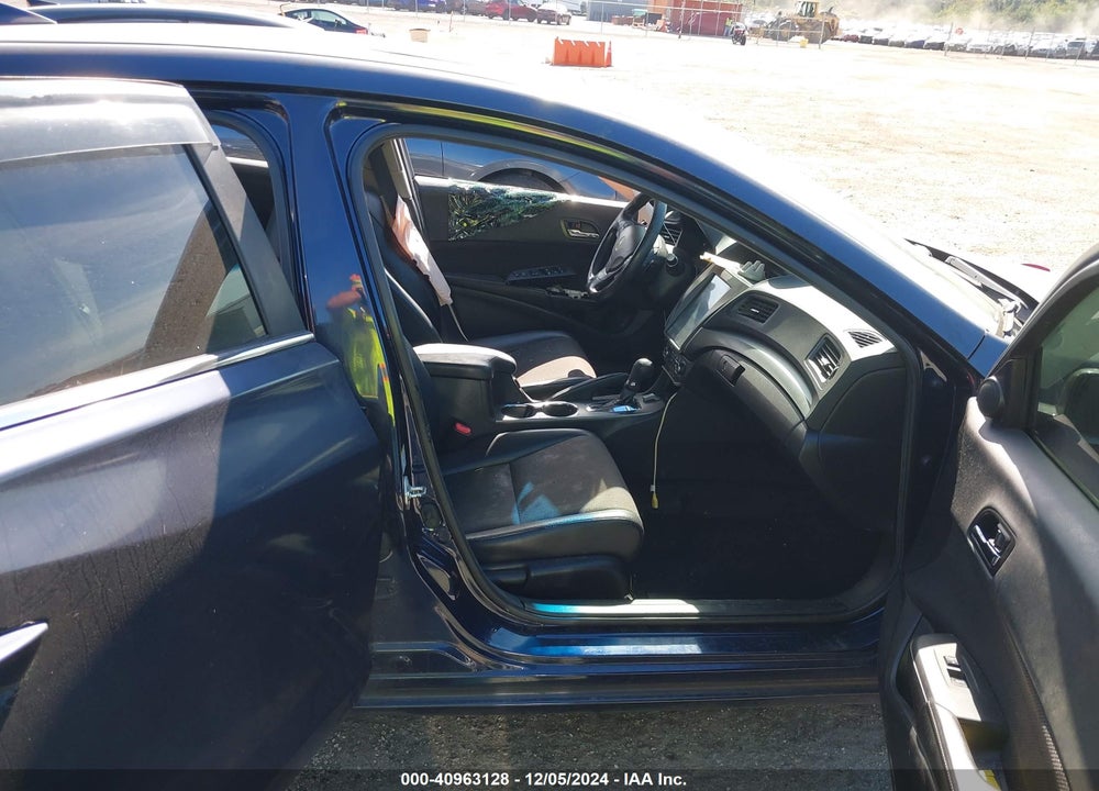 2013 ACURA ILX 2.0L VIN: 19VDE1F38DE016320