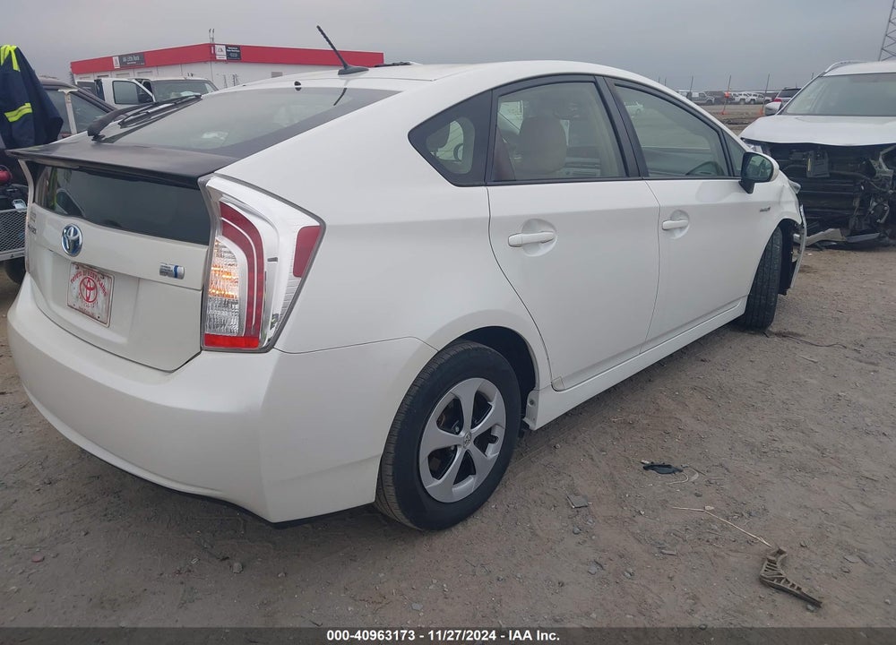 2015 TOYOTA PRIUS FOUR VIN: JTDKN3DU1F0442884