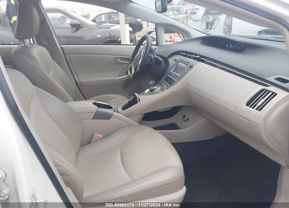 2015 TOYOTA PRIUS FOUR VIN: JTDKN3DU1F0442884