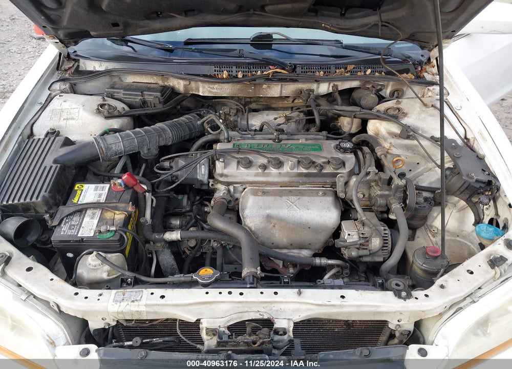 1999 HONDA ACCORD LX VIN: 1HGCG3268XA005500