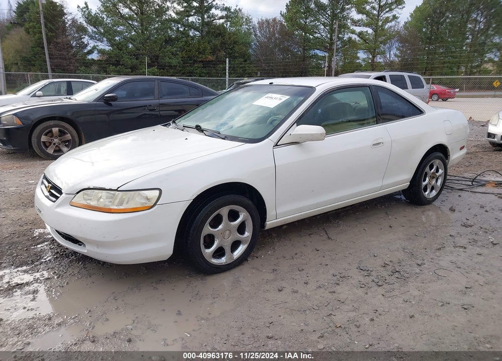 1999 HONDA ACCORD LX VIN: 1HGCG3268XA005500