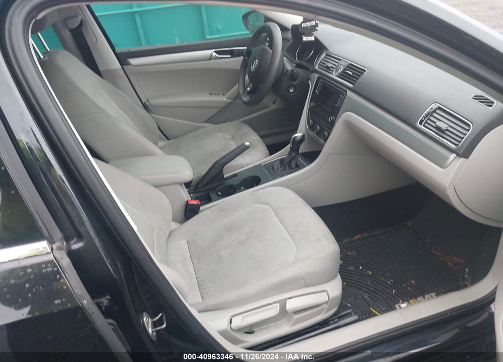 2017 VOLKSWAGEN PASSAT 1.8T S VIN: 1VWAT7A32HC007097