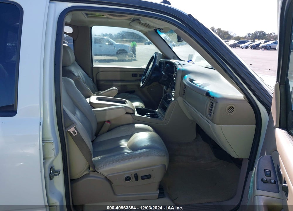 2005 CHEVROLET TAHOE K1500 VIN: 1GNEK13T45R192139