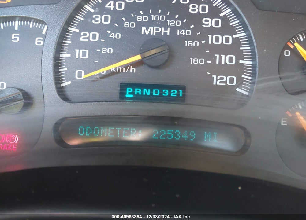 2005 CHEVROLET TAHOE K1500 VIN: 1GNEK13T45R192139