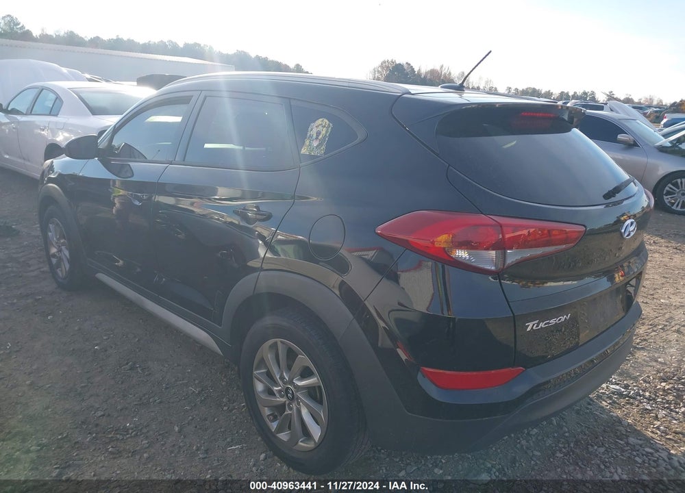 2017 HYUNDAI TUCSON SE VIN: KM8J33A42HU430871