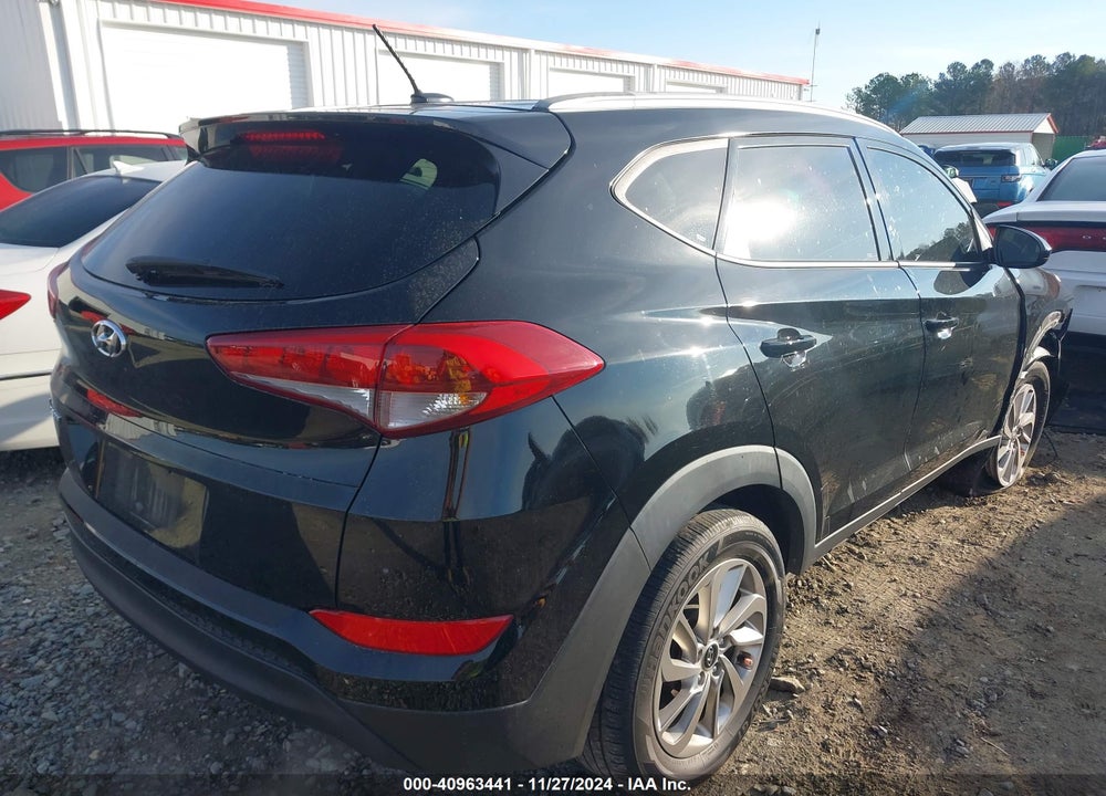 2017 HYUNDAI TUCSON SE VIN: KM8J33A42HU430871