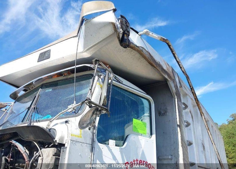 2013 KENWORTH CONSTRUCTION VIN: 1NKDLP0X4DJ367447