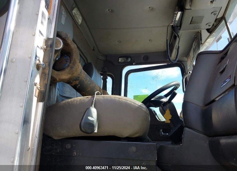 2013 KENWORTH CONSTRUCTION VIN: 1NKDLP0X4DJ367447