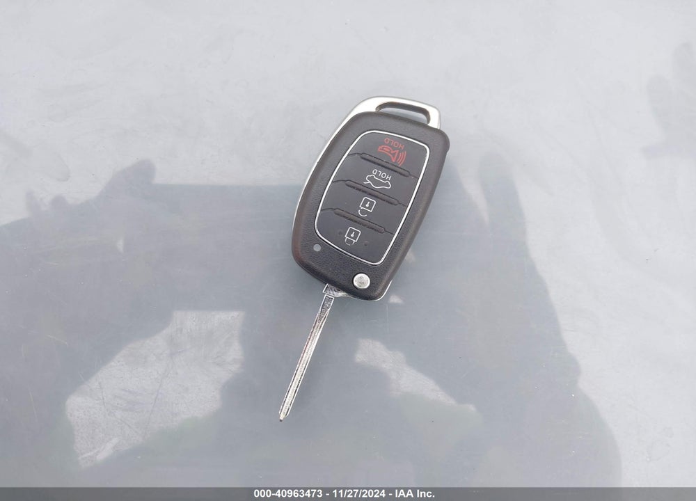 2015 HYUNDAI SONATA SE VIN: 5NPE24AF5FH031220
