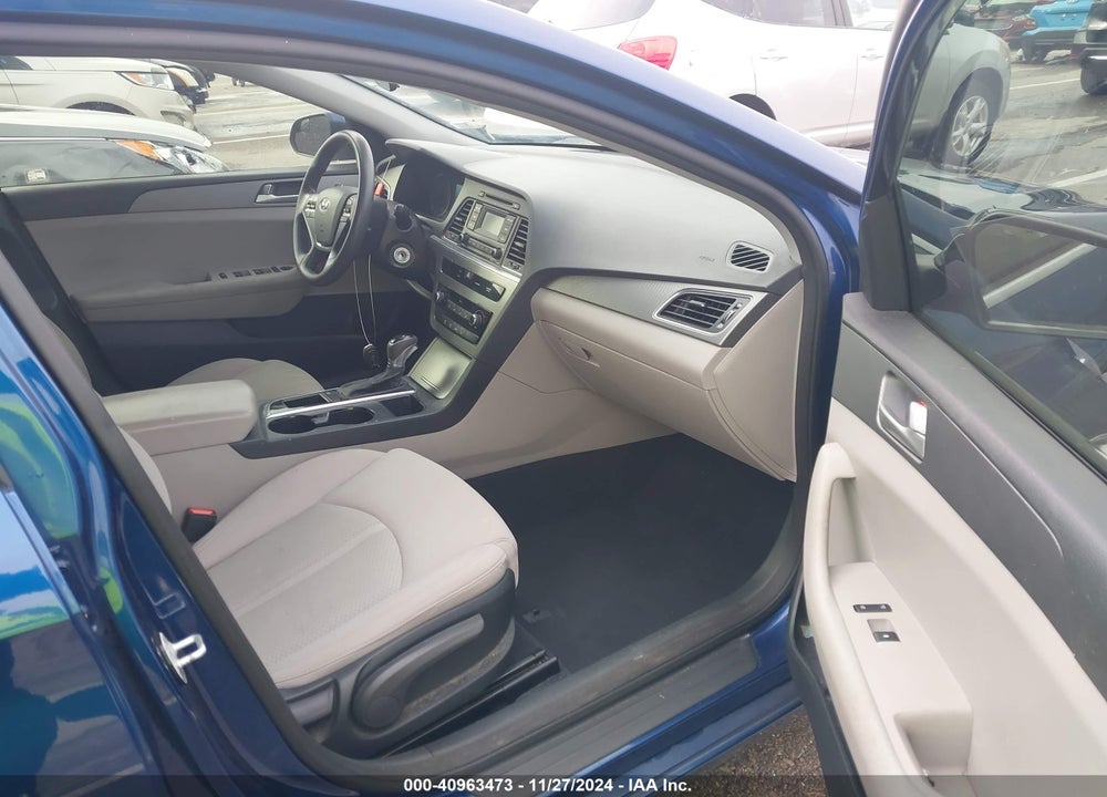 2015 HYUNDAI SONATA SE VIN: 5NPE24AF5FH031220