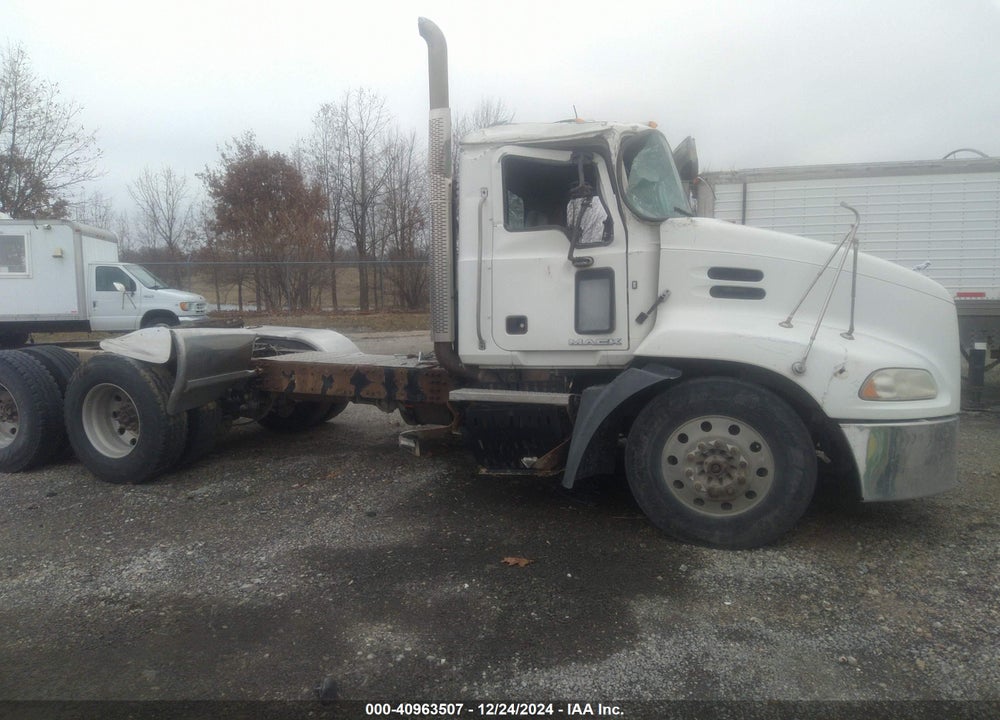 2009 MACK CXU613 CXU600 VIN: 1M1AW02Y69N008710