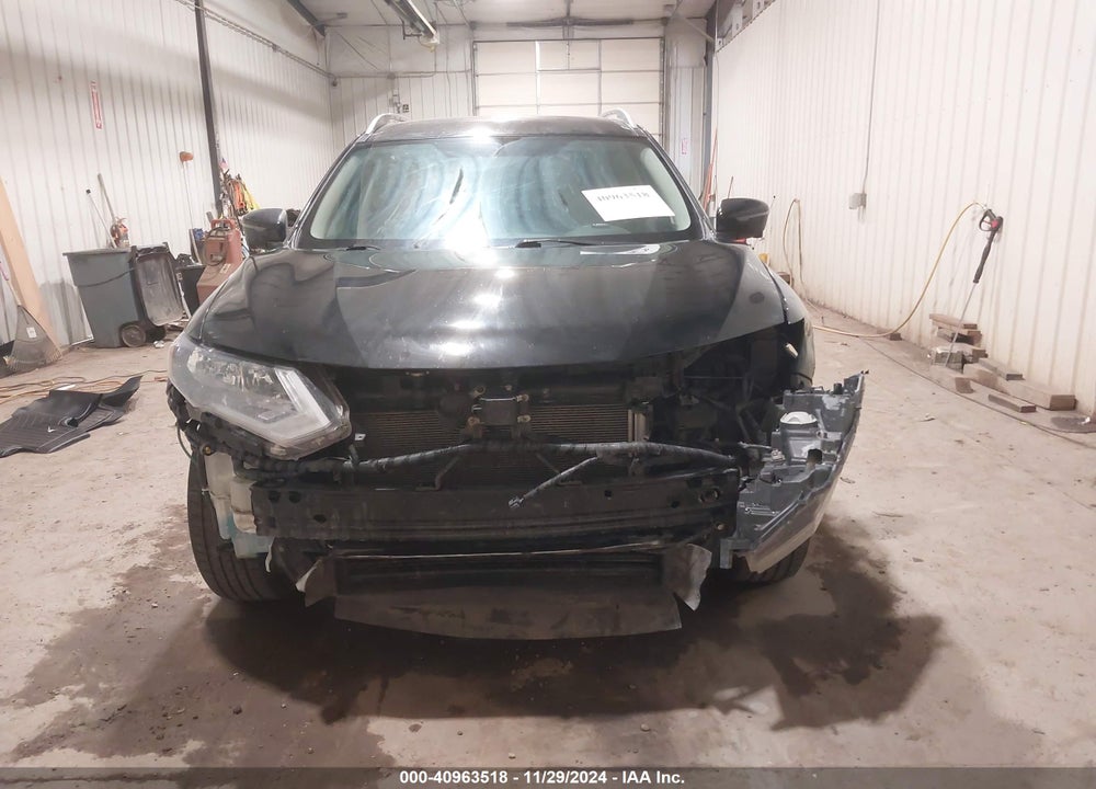 2018 NISSAN ROGUE VIN: JN8AT2MV6JW307592
