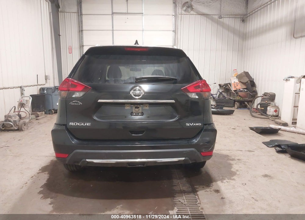 2018 NISSAN ROGUE VIN: JN8AT2MV6JW307592
