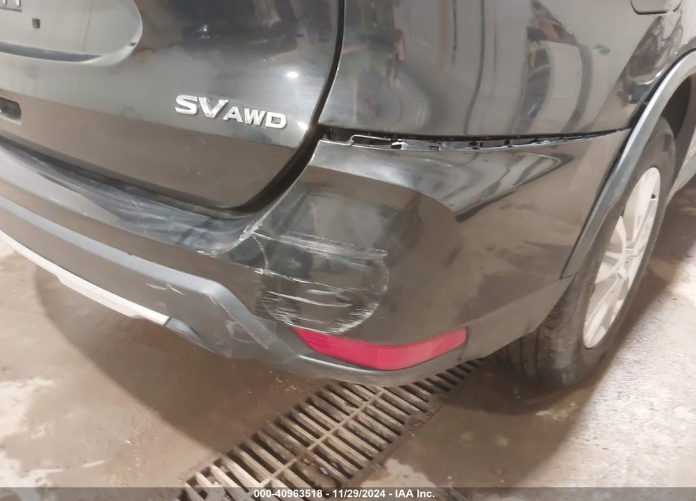 2018 NISSAN ROGUE VIN: JN8AT2MV6JW307592
