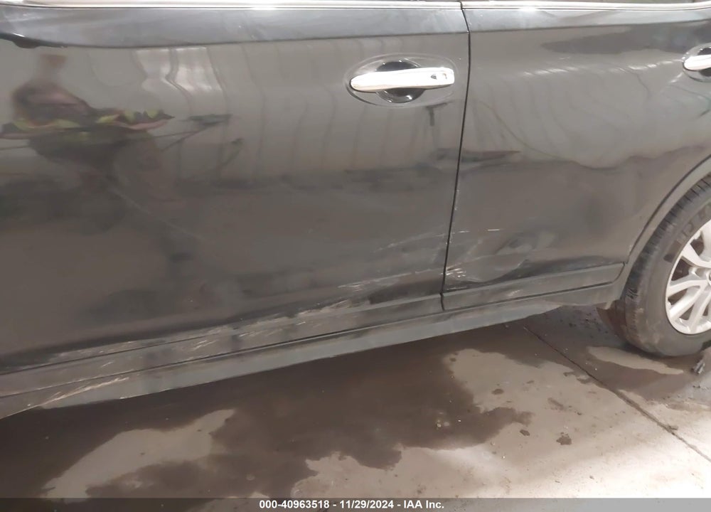 2018 NISSAN ROGUE VIN: JN8AT2MV6JW307592