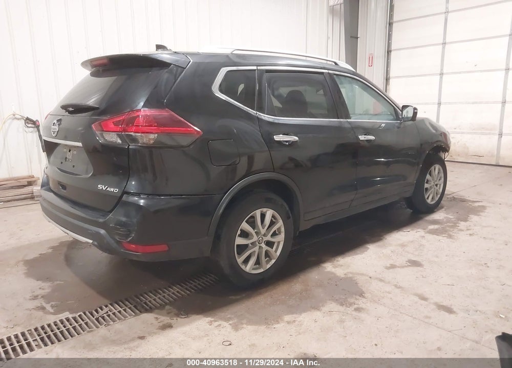 2018 NISSAN ROGUE VIN: JN8AT2MV6JW307592