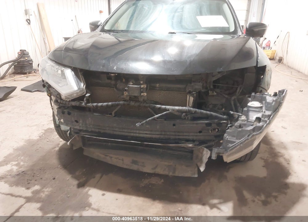 2018 NISSAN ROGUE VIN: JN8AT2MV6JW307592
