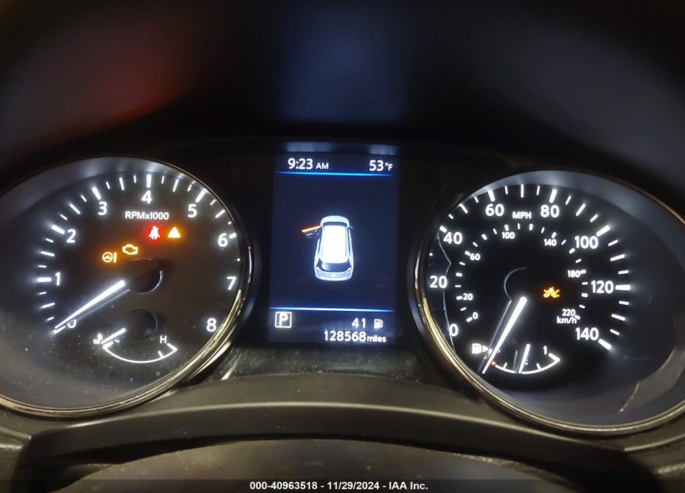2018 NISSAN ROGUE VIN: JN8AT2MV6JW307592