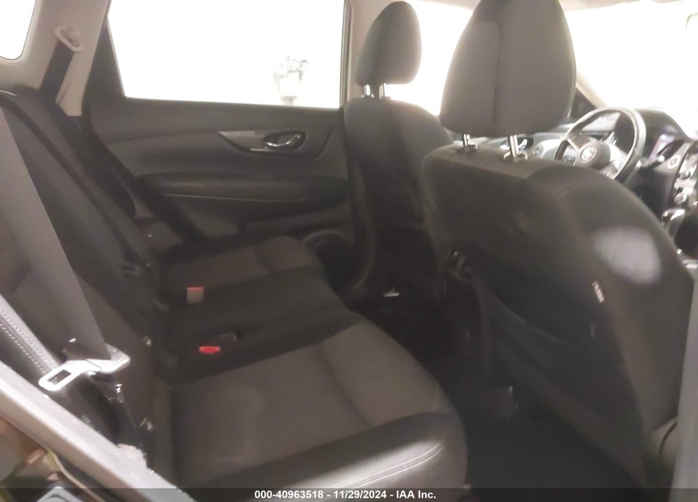 2018 NISSAN ROGUE VIN: JN8AT2MV6JW307592