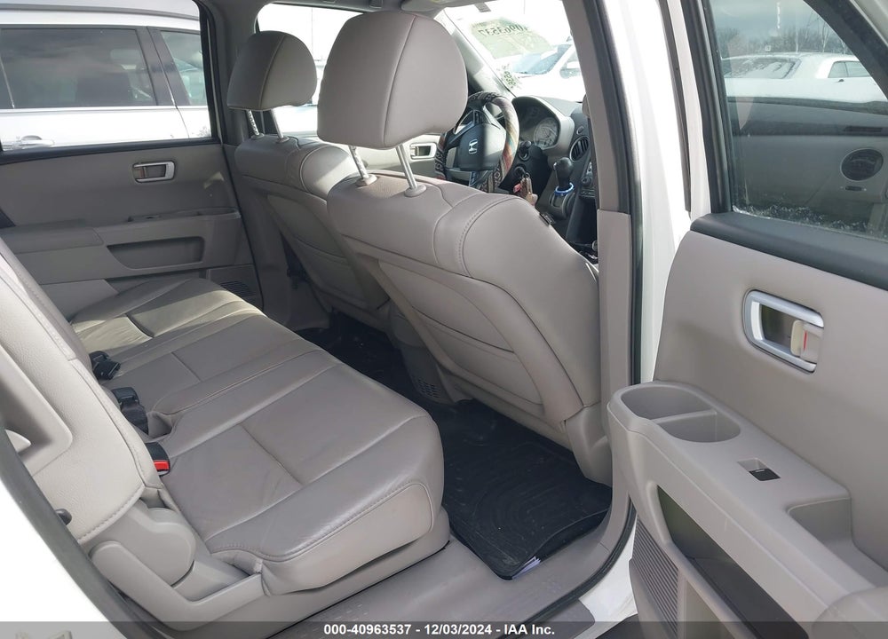 2015 HONDA PILOT EX-L VIN: 5FNYF4H53FB010539